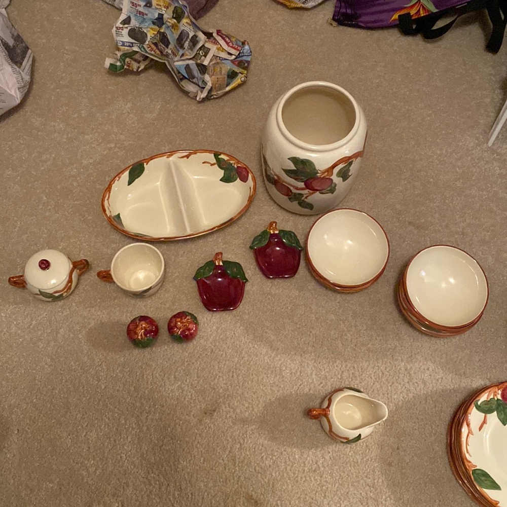 60-100 piece Franciscan style dinner ware